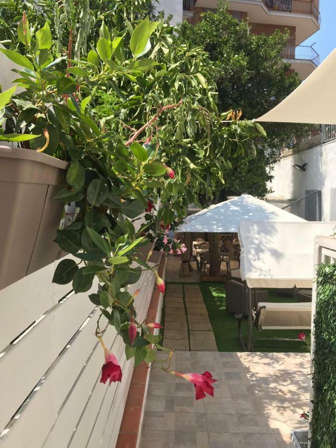 Virgilio'S Garden Bed & Breakfast Castellammare di Stabia Ngoại thất bức ảnh