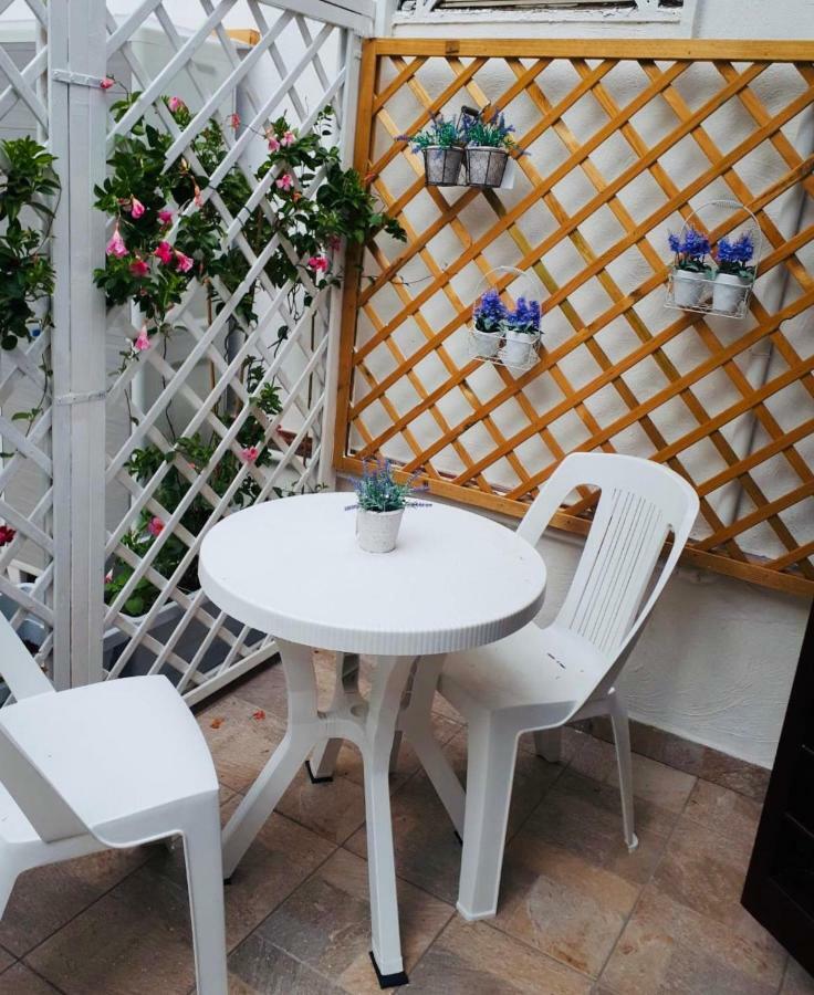 Virgilio'S Garden Bed & Breakfast Castellammare di Stabia Ngoại thất bức ảnh